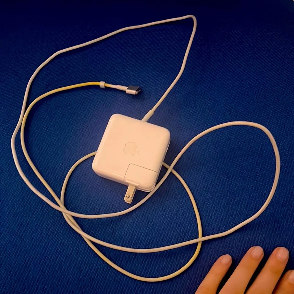 MacBook Air old cord